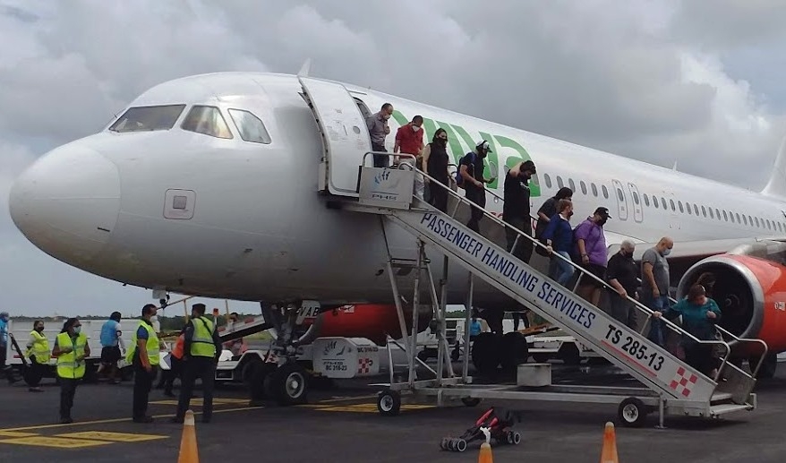Avión de Viva Aerobus 'reinaugura' conexión aérea desde la CDMX a Cozumel