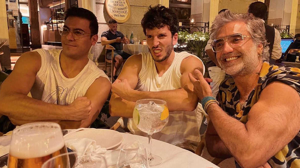 Alejandro Fernández, Carlos Rivera y Sebastián Yatra presumen sus bíceps en restaurant de Madrid