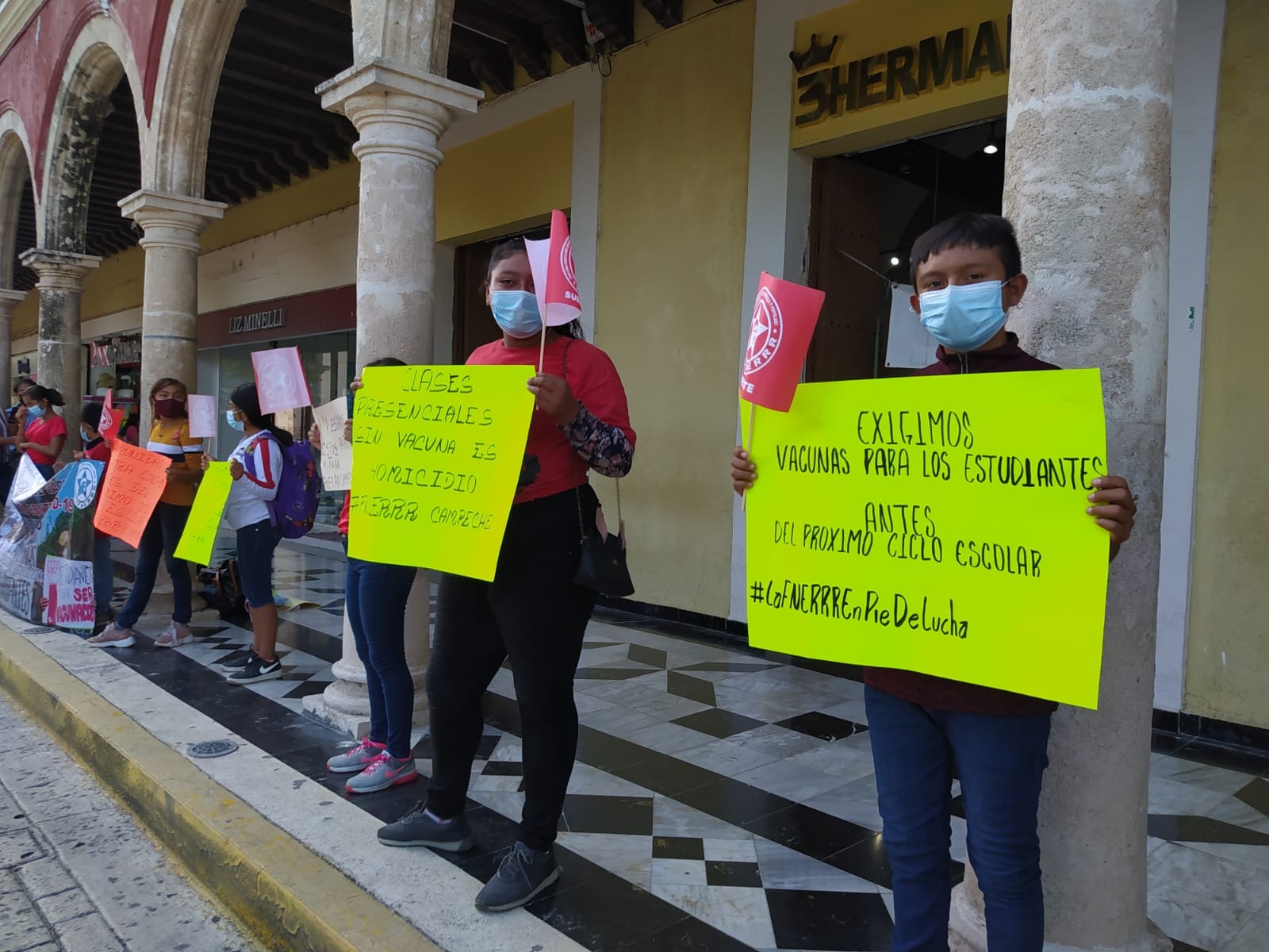 Docentes piden aplicación de vacunas anticovid a niños en Campeche
