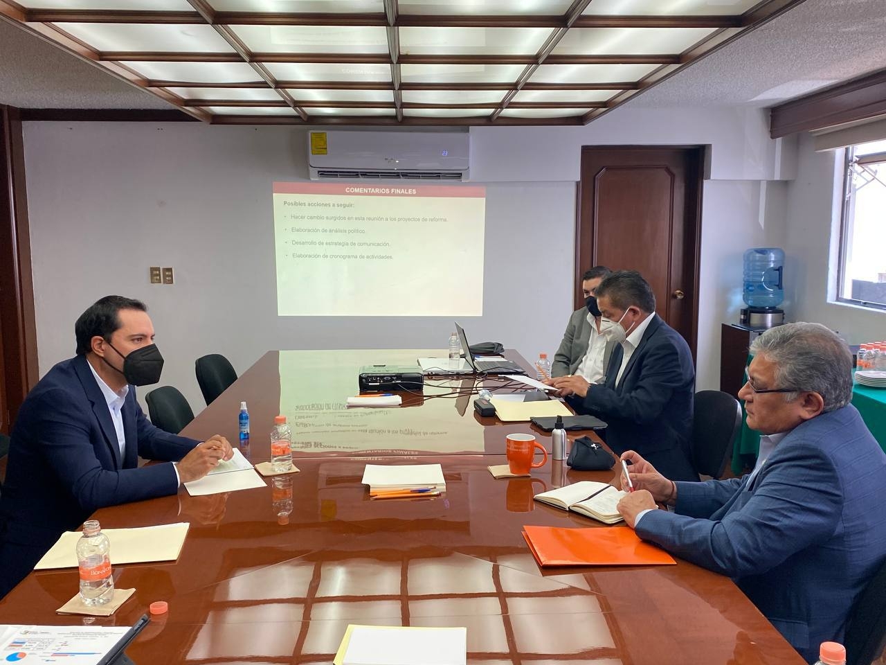 Mauricio Vila trató su propuesta sobre el regreso a clases presenciales en Yucatán con el titular del SNTE