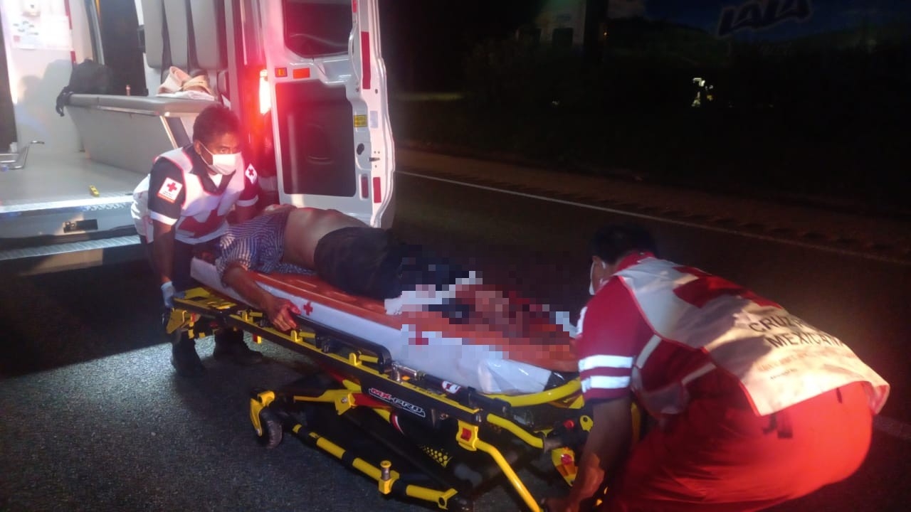 Auto destroza extremidades a un hombre tras arrollarlo en Calkiní, Campeche