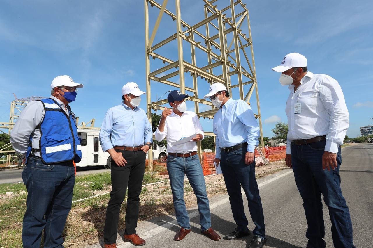 Se repavimentarán 13 kilómetros de carretera y se construirán 8 puentes peatonales en el Periférico de Mérida
