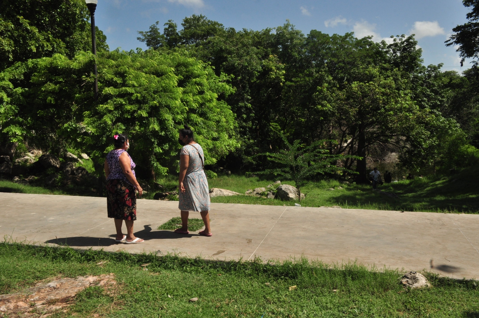Vecinos de San José Tecoh piden rellenar parque hundido; es un peligro, dicen