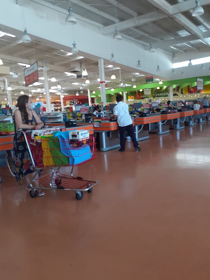 Empleados de supermercado de Cozumel denuncian brote de COVID-19 entre el personal