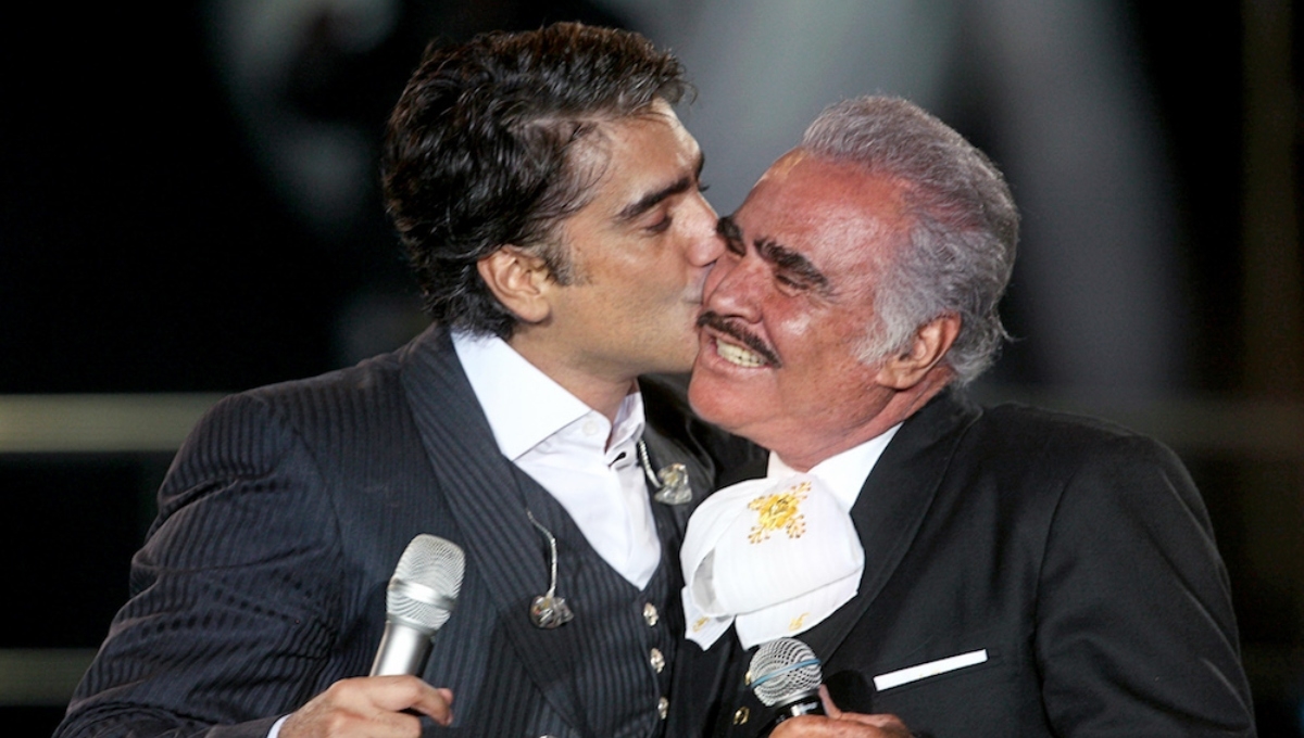 Alejandro ha expresado que Vicente Fernández es su más grande amor. Foto: Especial