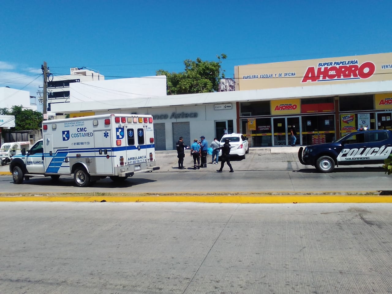 Asesinan a taxista afuera del Banco Azteca de Playa del Carmen