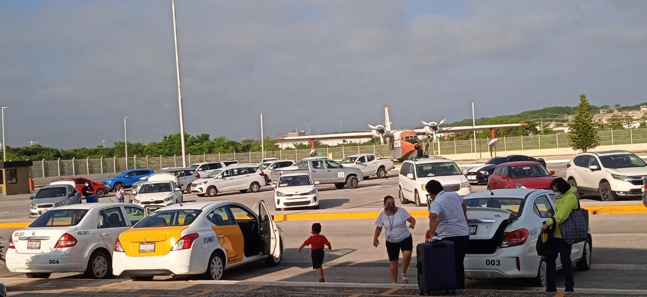 Taxis recuperan clientes en temporada de vacaciones en Campeche
