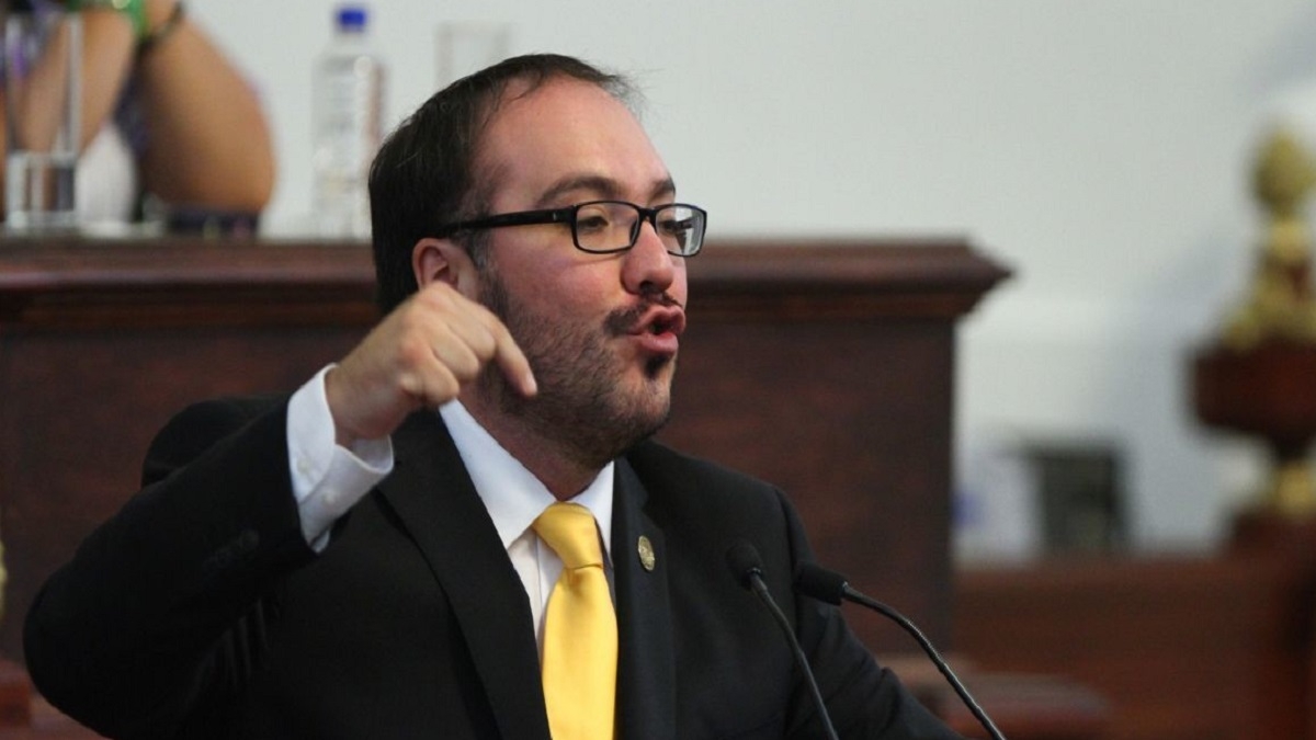 Mauricio Toledo: Interpol emite ficha roja en contra del diputado