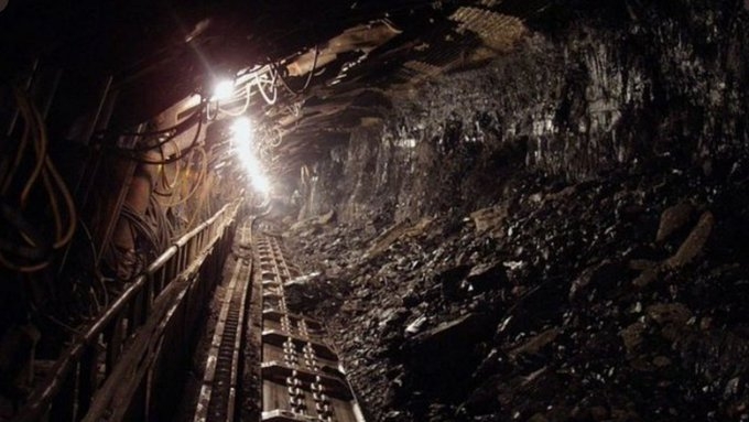 Colapsa mina de carbón en China; hay un muerto y 19 personas atrapadas