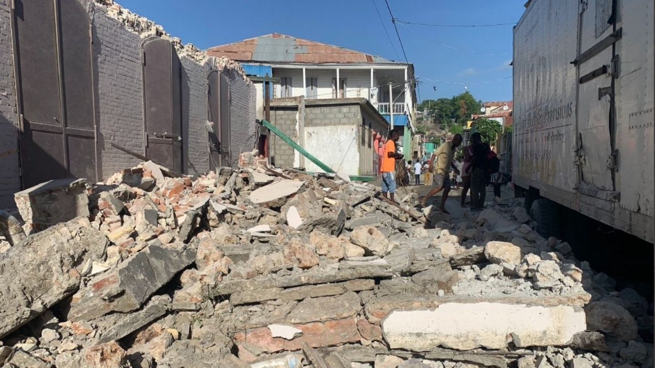 Asciende a mil 419 el número de personas muertas tras el sismo de Haití