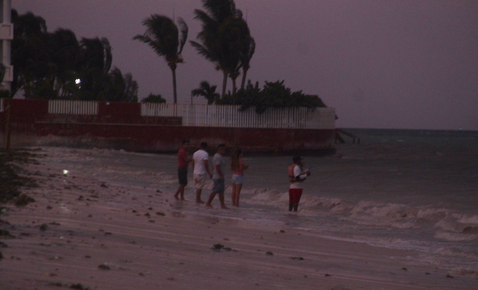 Emiten Alerta Roja ante el impacto del Huracán Grace en Quintana Roo