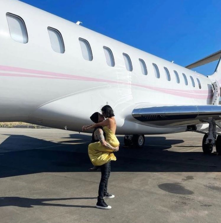 Kourtney Kardashian y Travis Barker compartieron su romance en México en múltiples fotos por Instagram