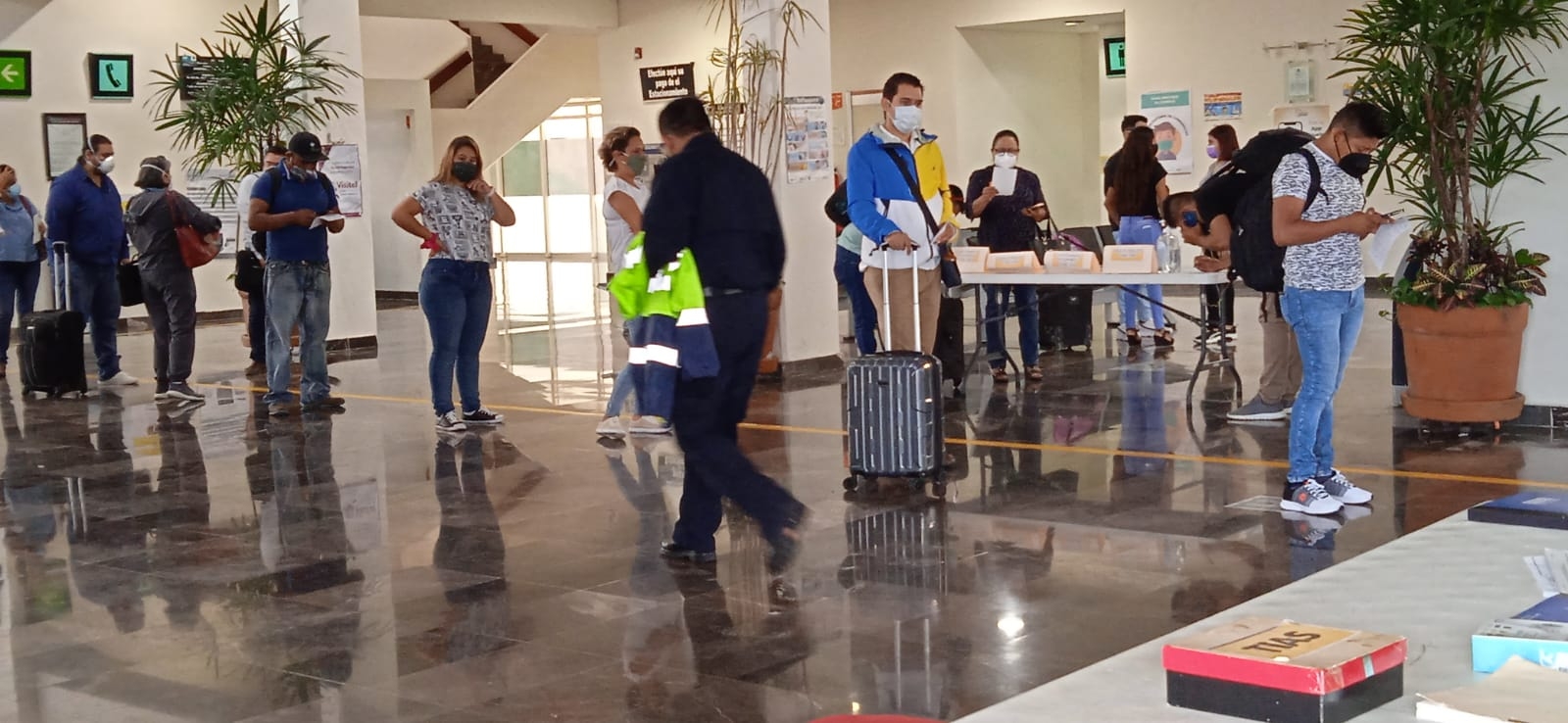Aplican más de 58 mil cuestionarios de COVID-19 en aeropuerto de Campeche