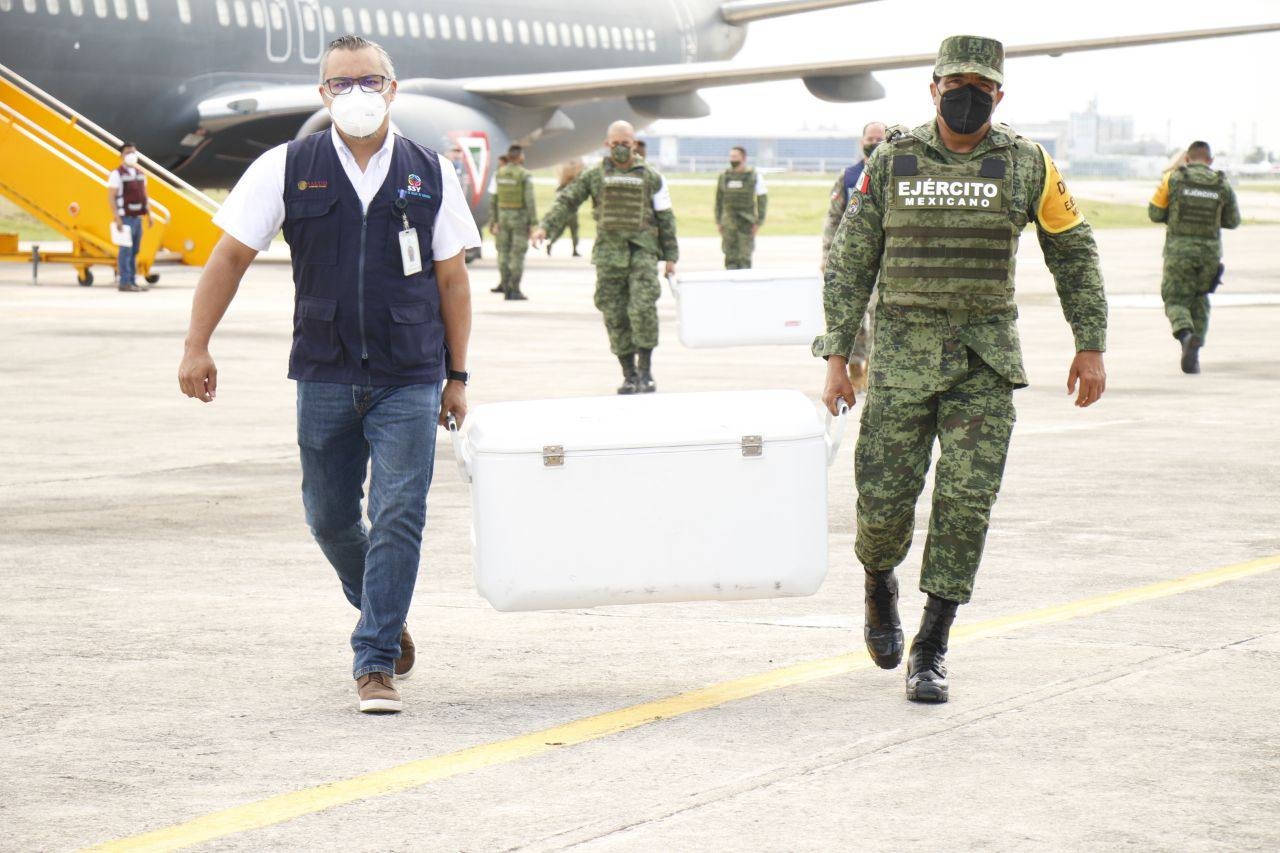Mauricio Vila informó que arribaron 134 mil vacunas de AstraZeneca a Yucatán