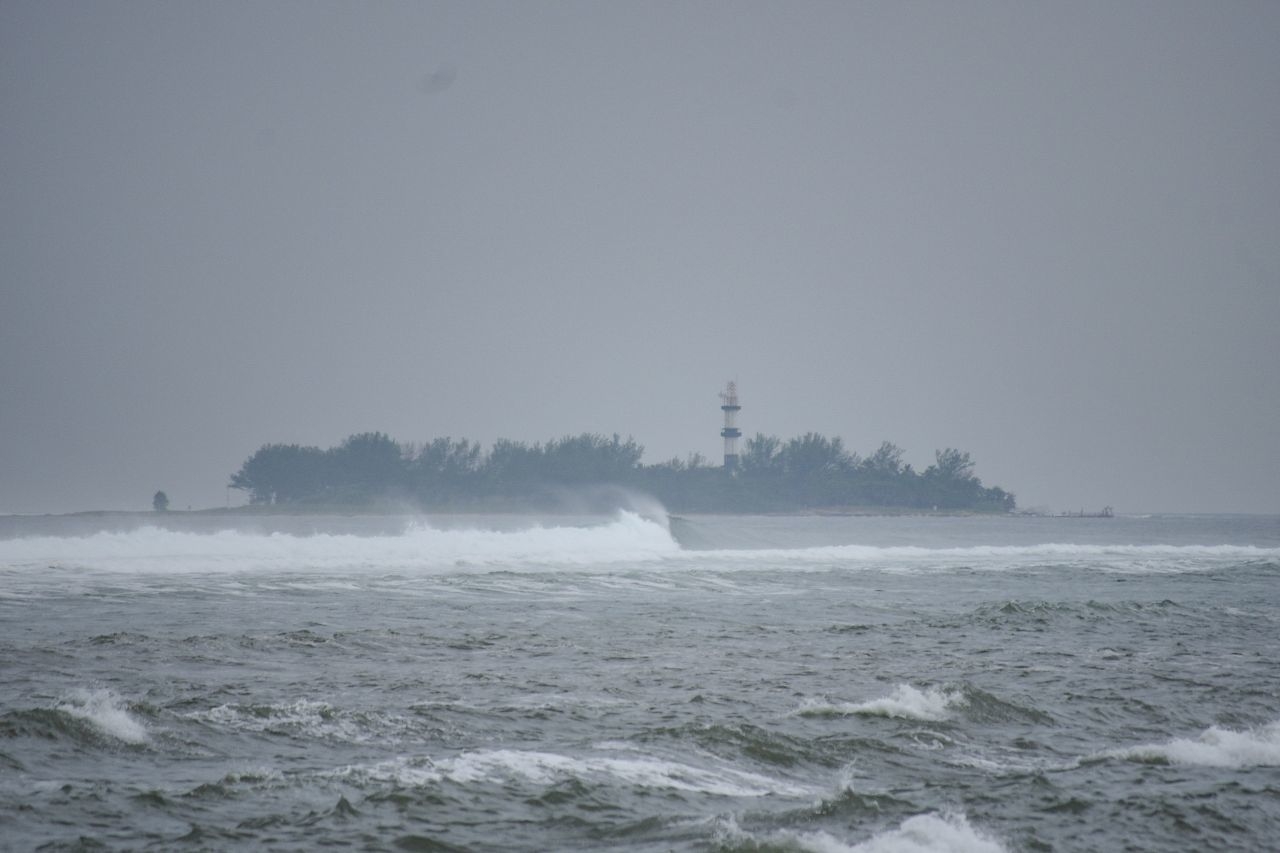 El huracán categoría 3 tocará tierra esta madrugada en Veracruz