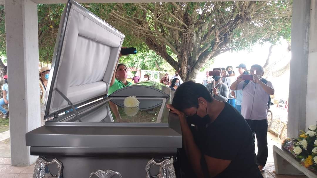 Los restos de José Eduardo Ravelo fueron exhumados para continuar con las investigaciones