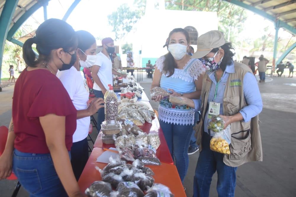 Realizan primer Tianguis Agroecológico en comunidad maya de Felipe Carrillo Puerto