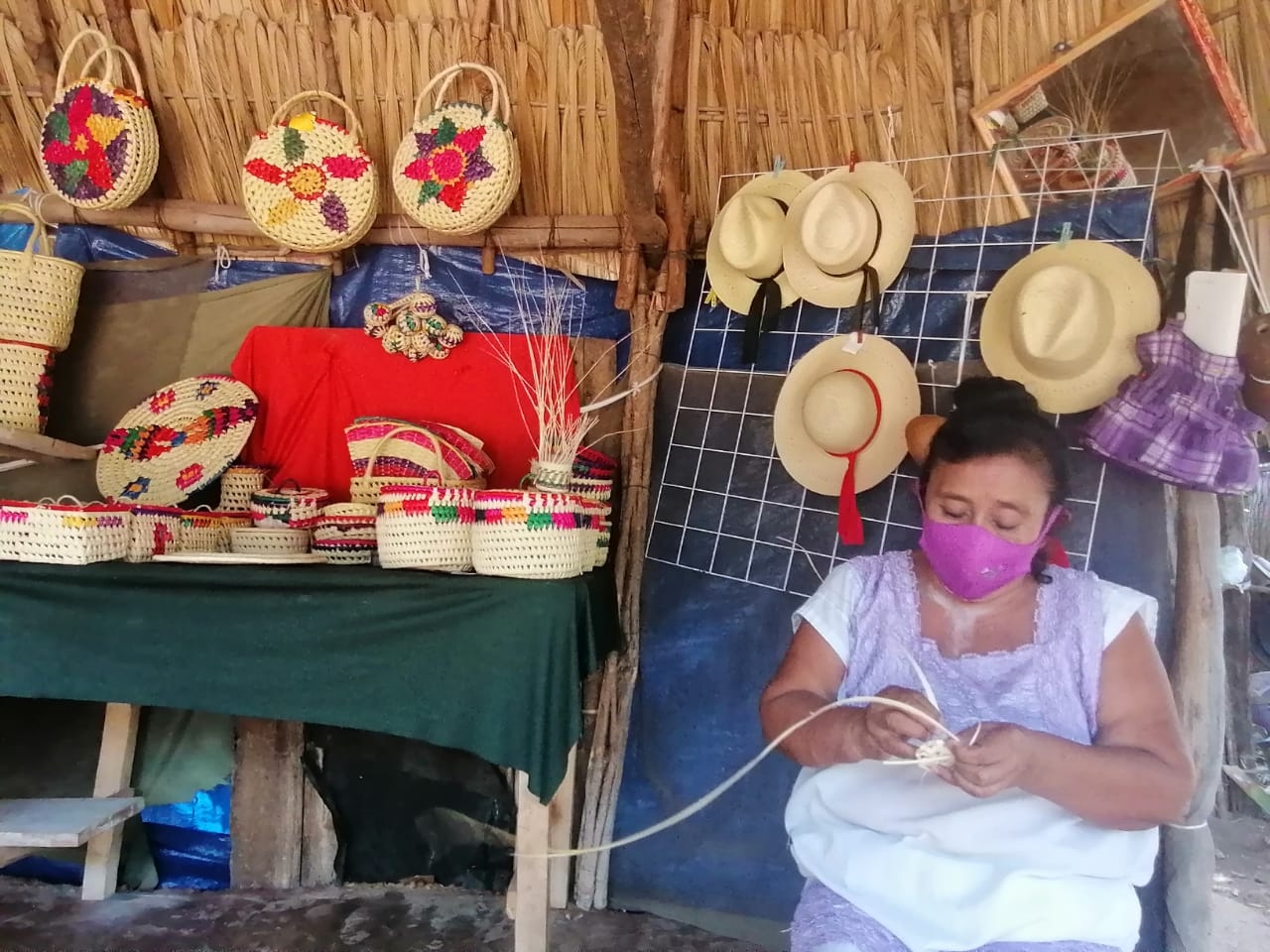 COVID-19 'golpea' venta de artesanos en Halachó, Yucatán