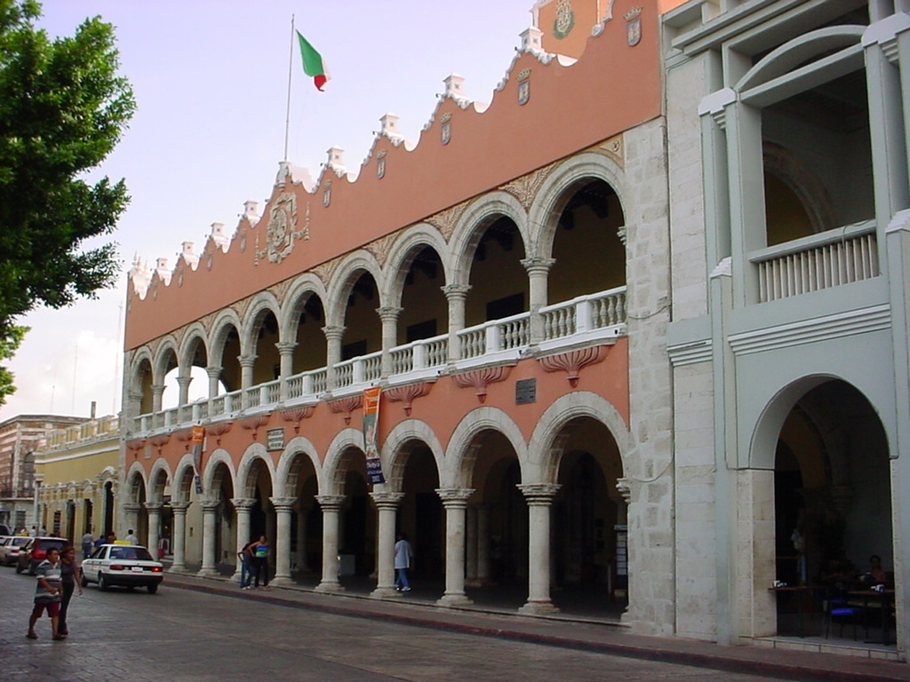El Ayuntamiento de Mérida impugnó las dos resoluciones antes mencionadas, pero la SCJN rechazó las dos solicitudes de amparo