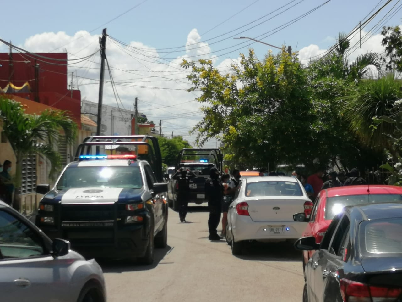 Hombres armados intentan 'levantar' a una mujer y su hijo en Chetumal