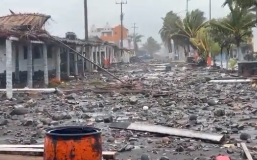 Así se ve el paso del Huracán Nora por Manzanillo: VIDEO
