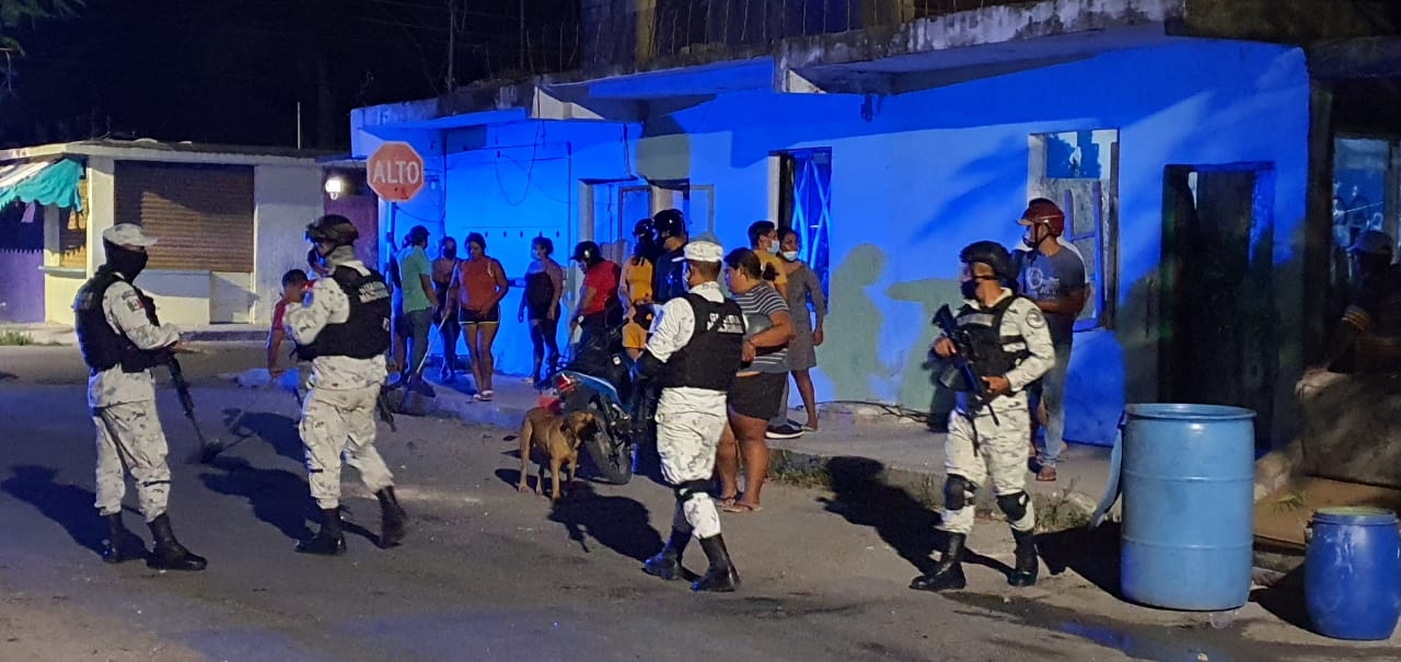 Riña campal entre dos bandas deja 11 jóvenes detenidos en Cozumel