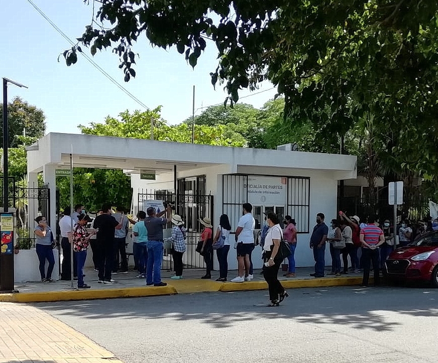Maestros exigen a la Segey transparencia en asignación de nuevas plazas en Yucatán