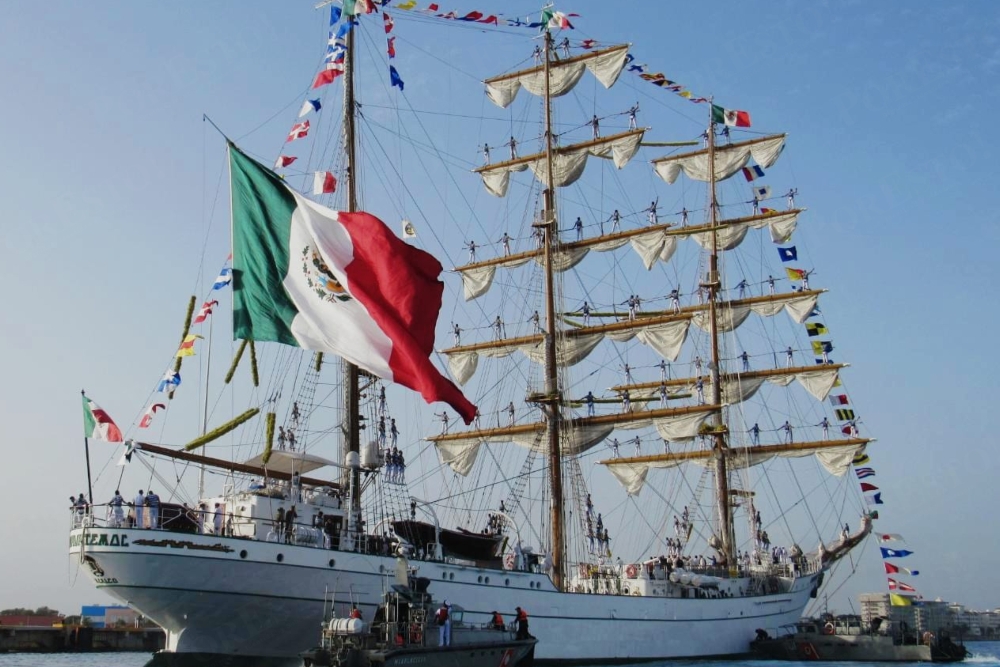 Arriba 'Cuauhtémoc', buque escuela de la Semar a Cozumel: FOTOS