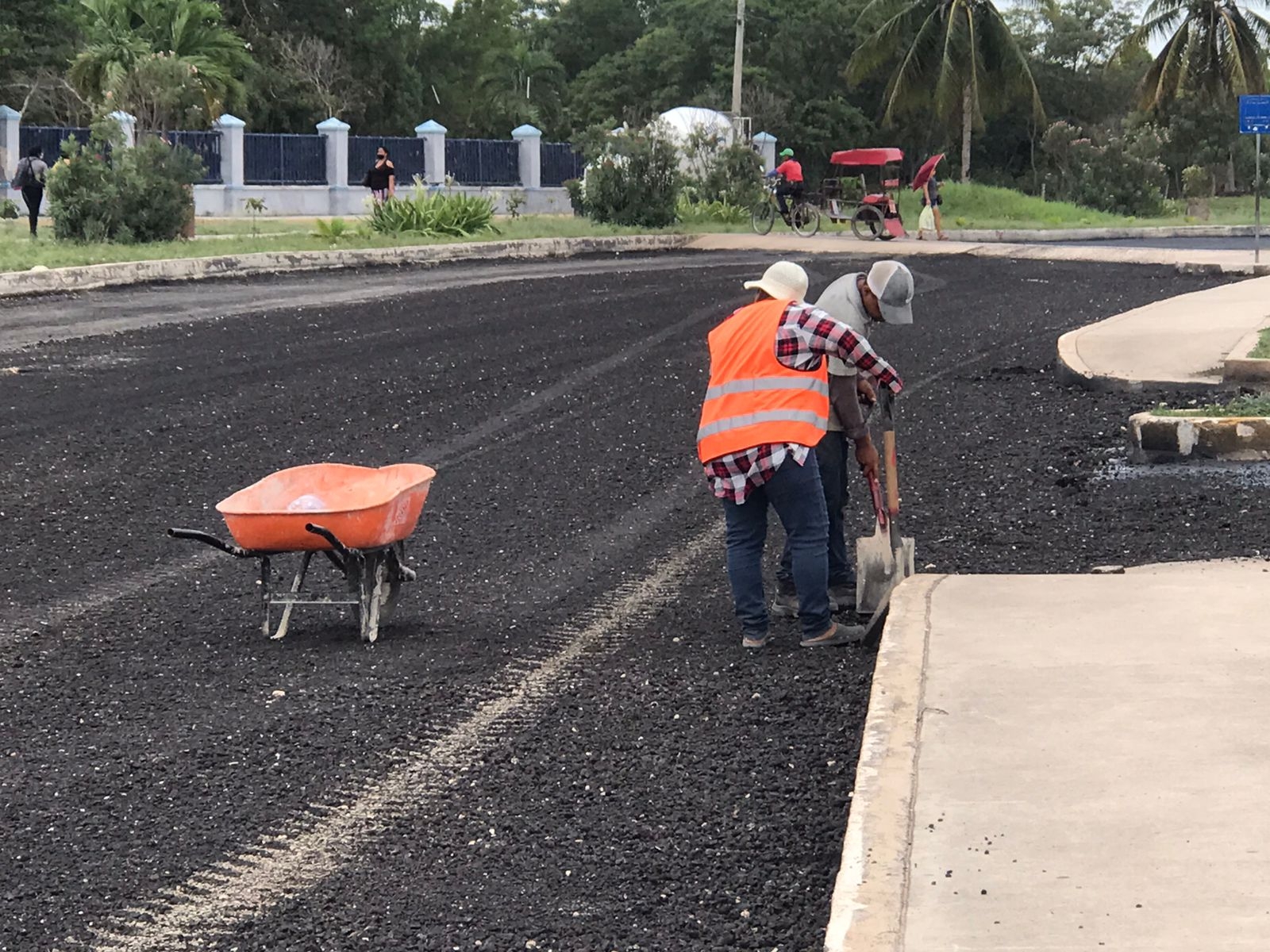 Las obras de pavimentación de avenidas en Cancún podría causar tráfico vehicular en las zonas de las labores