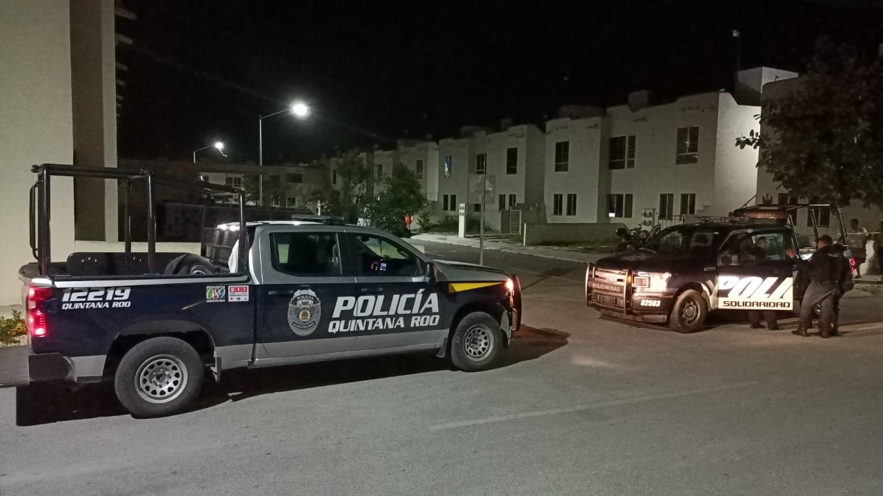 Los elementos de la Policía Quintana Roo arribaron a acordonar la zona del asesinato en Playa del Carmen