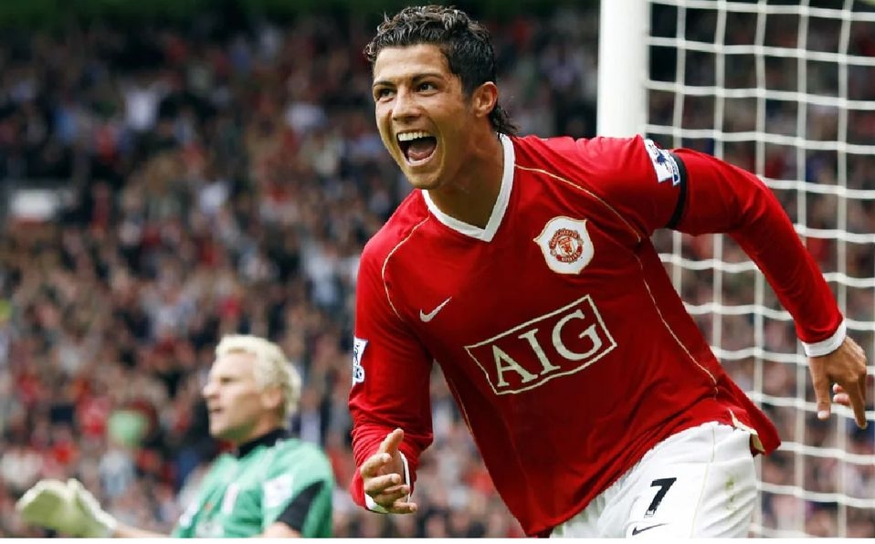 Cristiano Ronaldo completó el martes su regreso a Manchester United luego de 12 años y señaló que el club inglés siempre ha tenido “un lugar especial en mi corazón”.