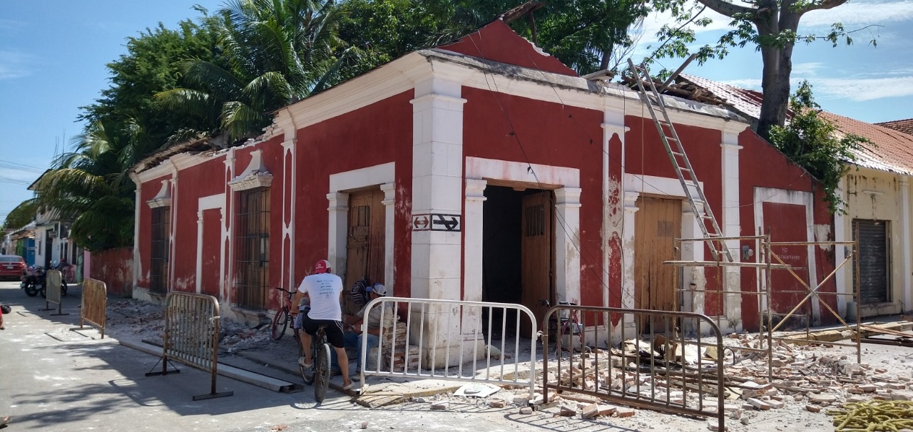 Colapsa techo de más de 200 años; el último de teja de pizarra en Palizada, Campeche
