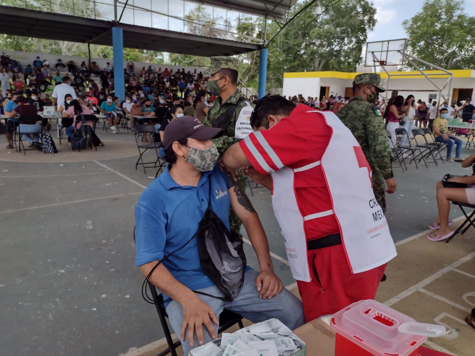 Jóvenes 'agotan' primera remesa de vacunas contra COVID-19 en Felipe Carrillo Puerto