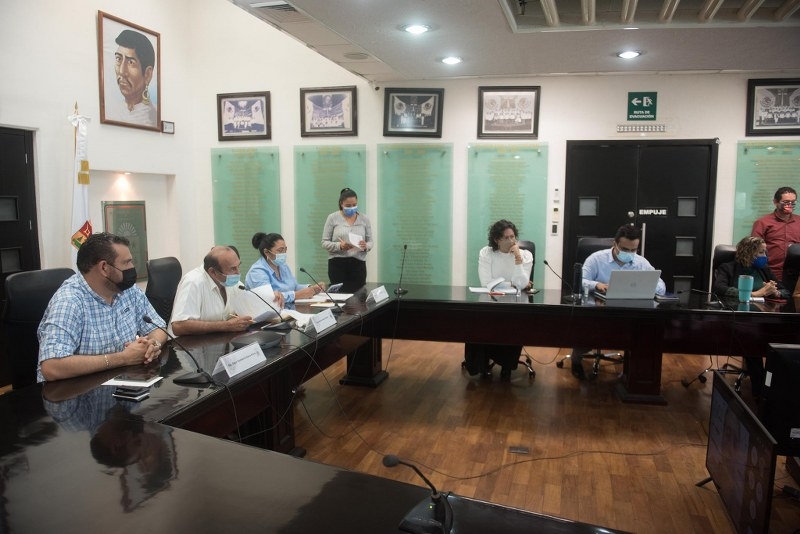 Diputados locales buscan 'legitimar' reelección con una consulta popular en Quintana Roo