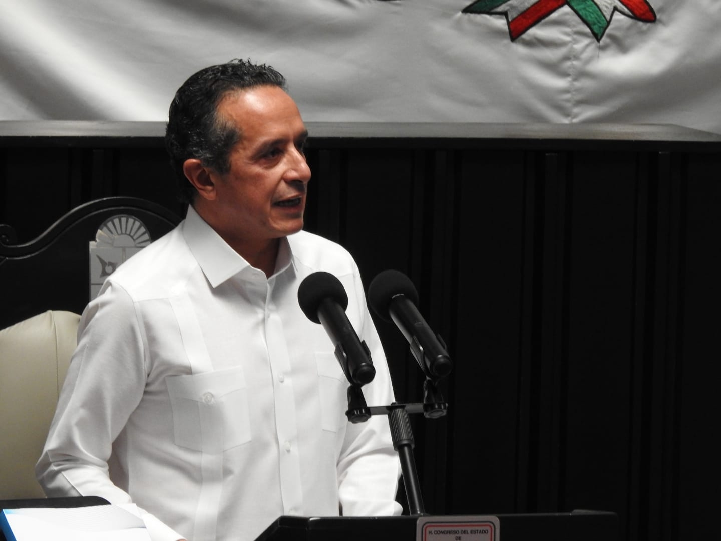 Carlos Joaquín minimiza inseguridad y desarrollo económico durante su informe