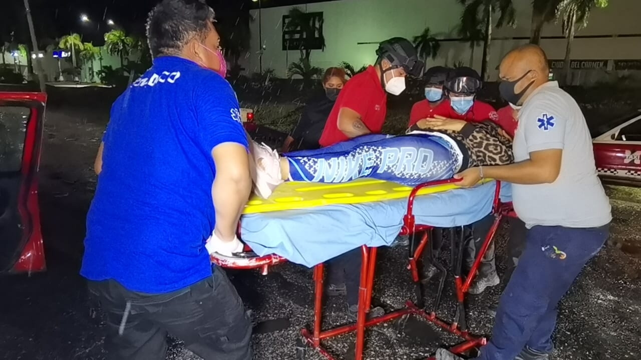 Choque entre taxi y vehículo particular deja una mujer lesionada en Ciudad del Carmen