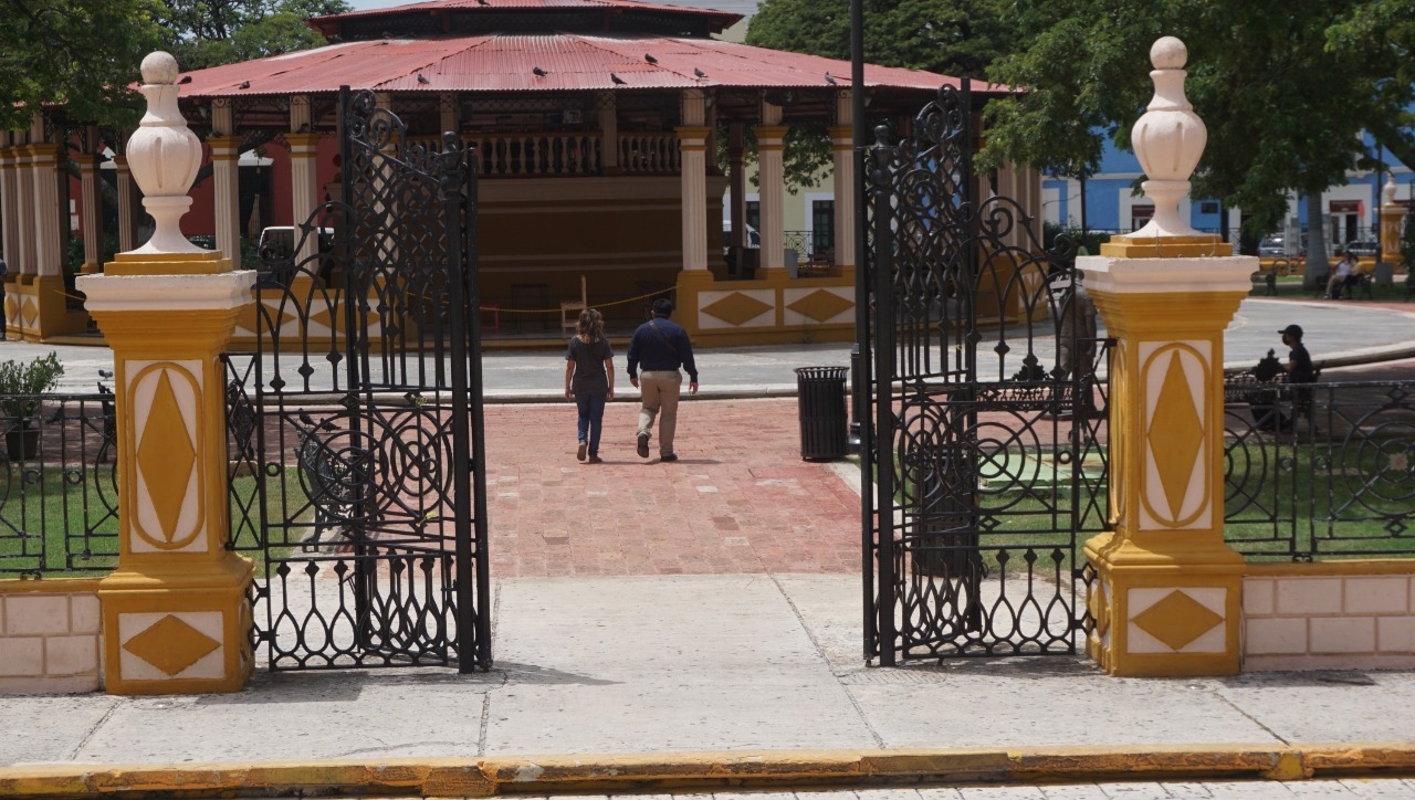 Reabren parque principal de Campeche tras dos meses de cierre por pandemia