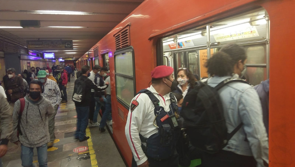 Persona se arroja a las vías de la Línea 3 del Metro en CDMX; suspenden servicio