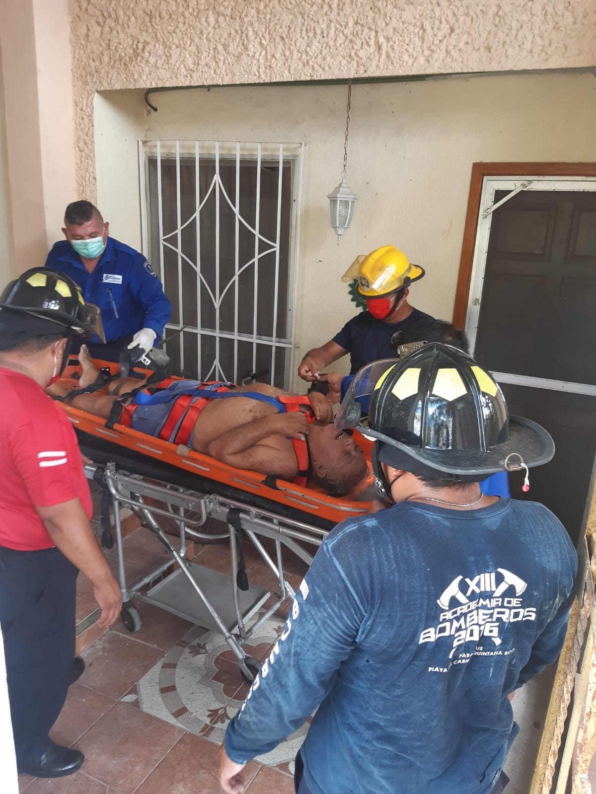 Hombre de 70 años se electrocuta dentro de su casa en Cozumel