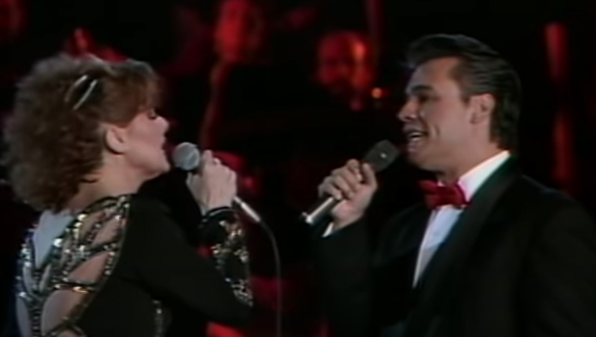 Canciones de Juan Gabriel y Rocío Dúrcal que no pueden faltar en la Noche Mexicana