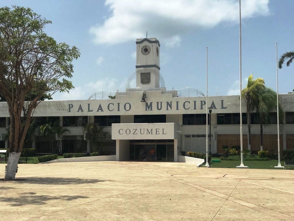 Investigan a 100 funcionarios por desvíos de recursos en Cozumel