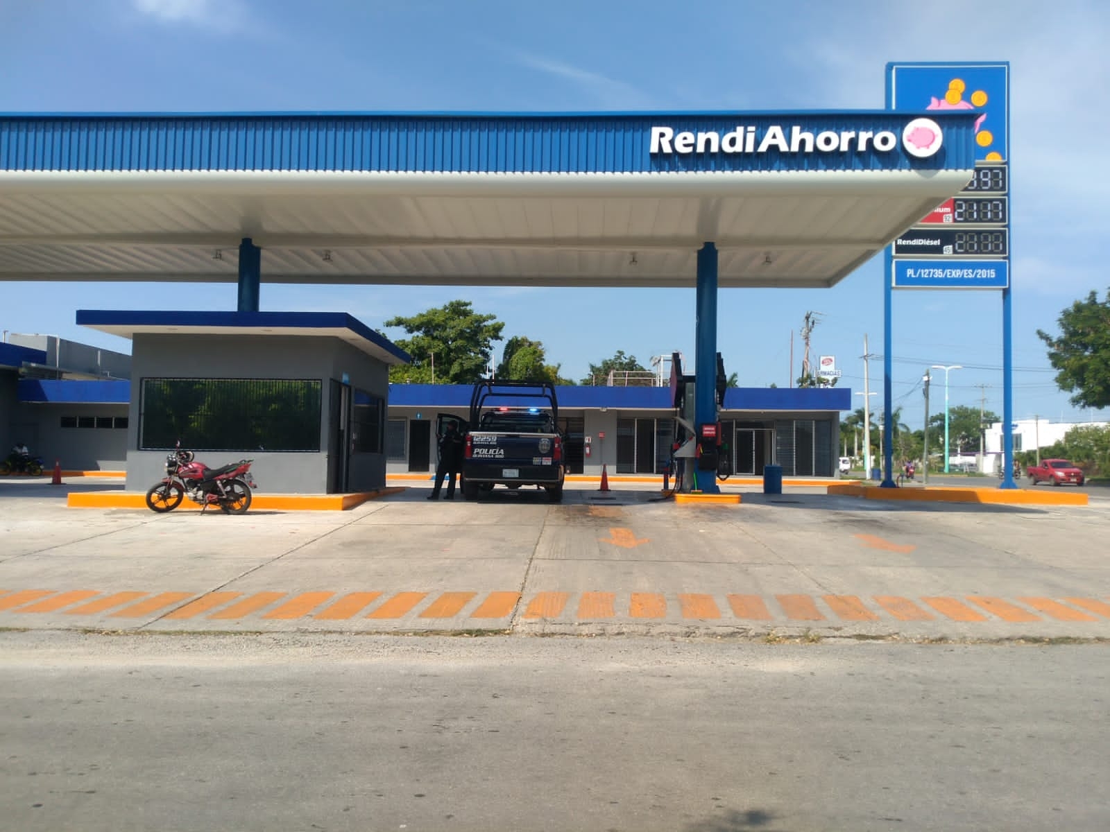 Hombres armados roban una gasolinera en la calzada del Centenario en Chetumal