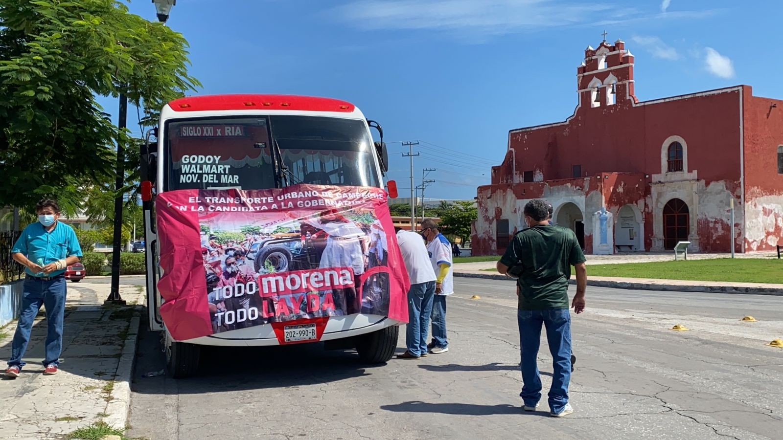 En caravana, transportistas de Campeche muestran apoyo a Layda Sansores