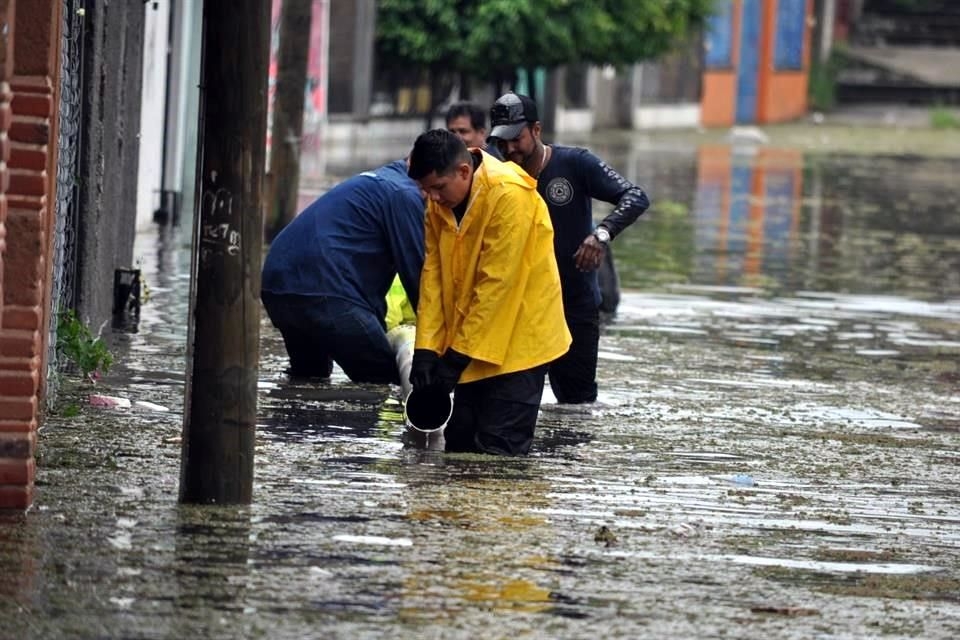 Desborda río Yautepec causa inundaciones en municipios de Morelos: VIDEO