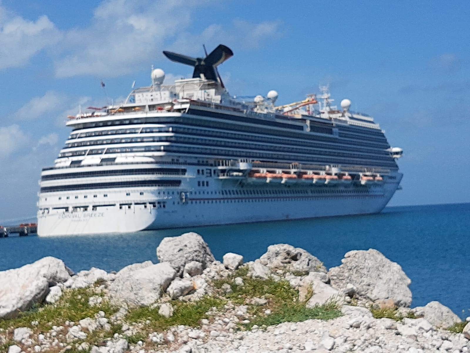 Crucero Carnival Breeze se despide de Progreso, Yucatán