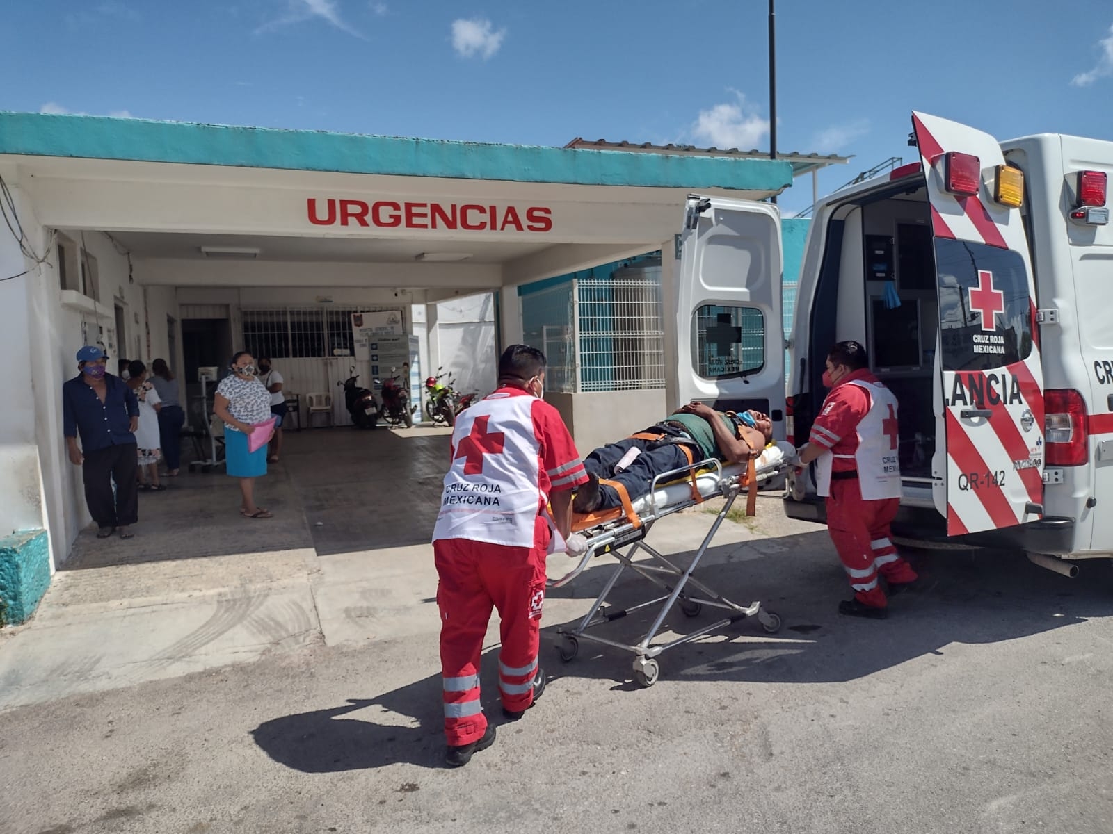 Hombre resulta gravemente herido tras accidente en motocicleta en Felipe Carrillo Puerto