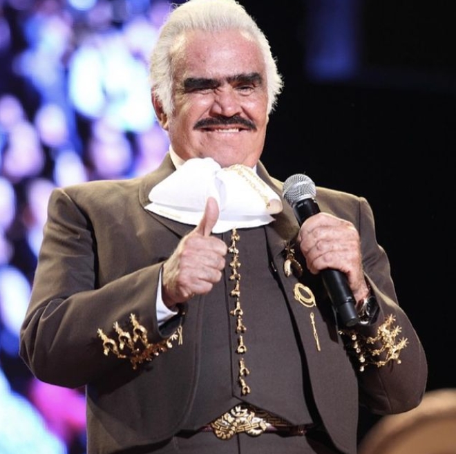 La condición de salud del cantante Vicente Fernández es estable, de acuerdo con su hijo, el también intérprete Vicente Fernández Jr