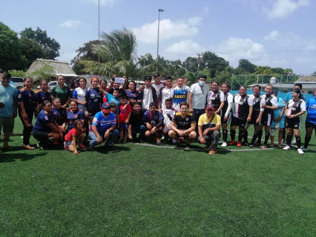 Finaliza torneo de futbol 6 para las comunidades de la zona rural en Bacalar