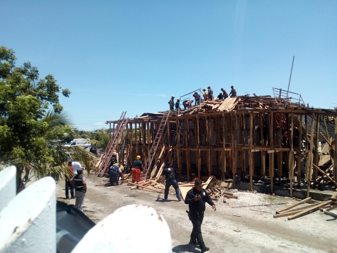 Sedatu suspende obras en todo el país tras derrumbe en Ciudad del Carmen