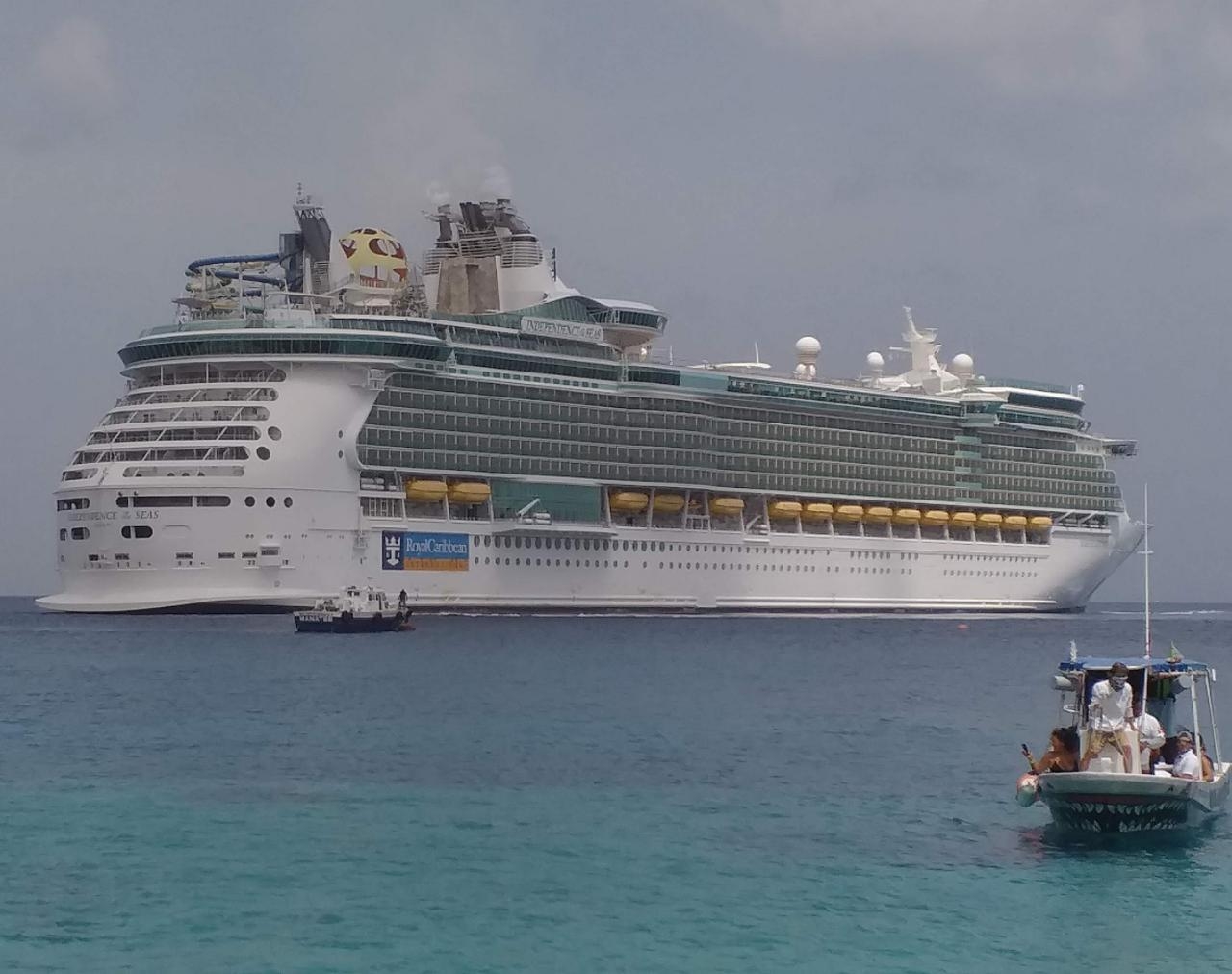 Crucero 'Independence Of The Seas' arriba con más de mil turistas a Cozumel
